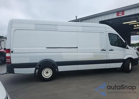 2018 Mercedes-Benz Sprinter 2500 High Roof V6 из США, поврежденный, VIN WD3PE8CD5JP598649